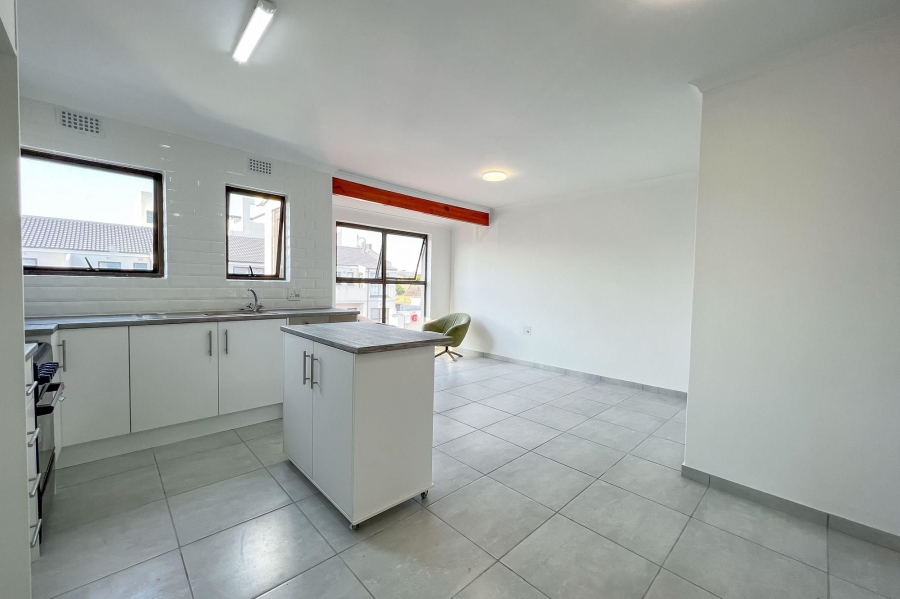 2 Bedroom Property for Sale in Bloubergrant Western Cape